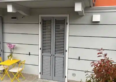 scuro-con-stecca-orientabile-colore-grigio scuro-con-stecca-orientabile-colore-grigio